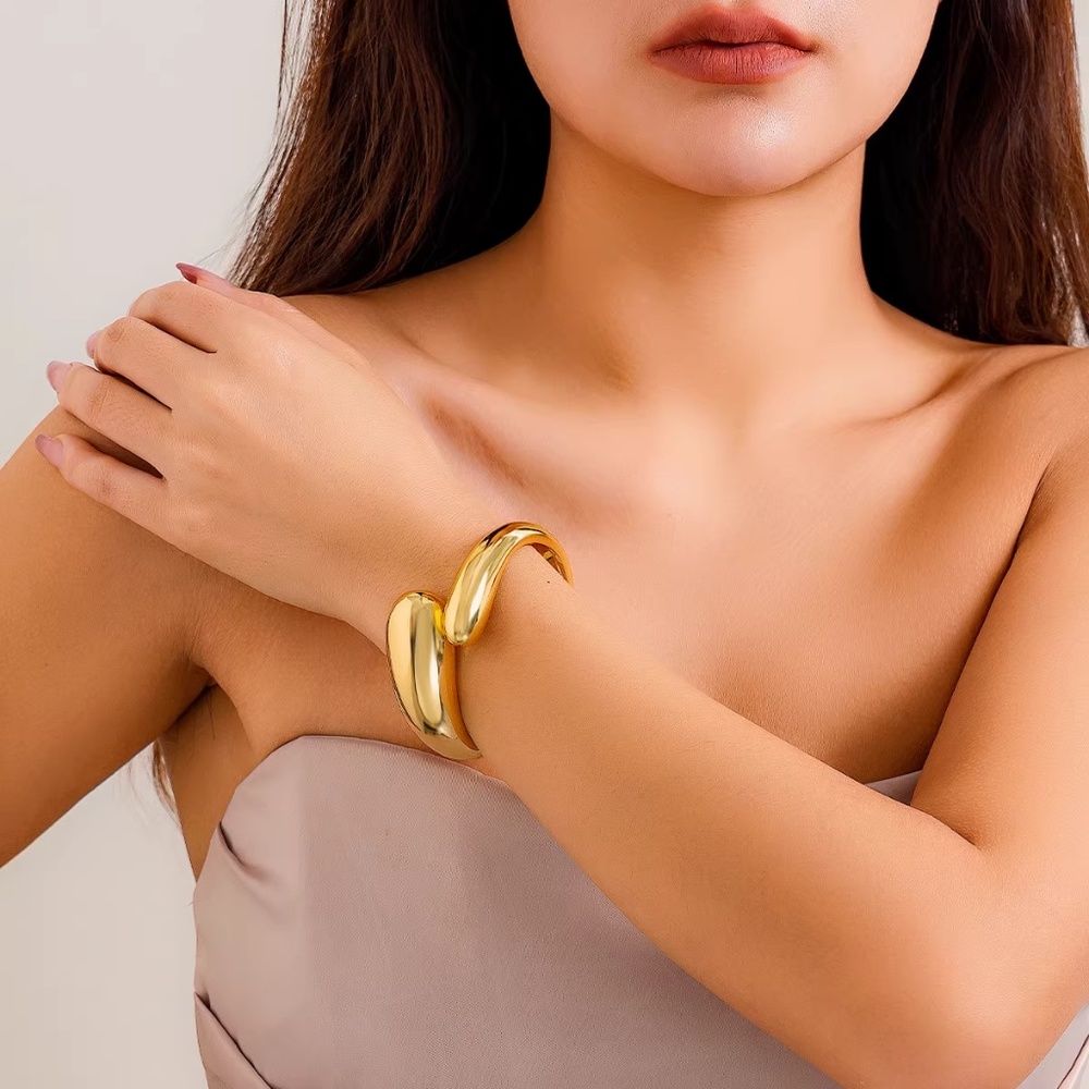 Gold Plated Chunky Bold Water Drop Bangle Bracelet